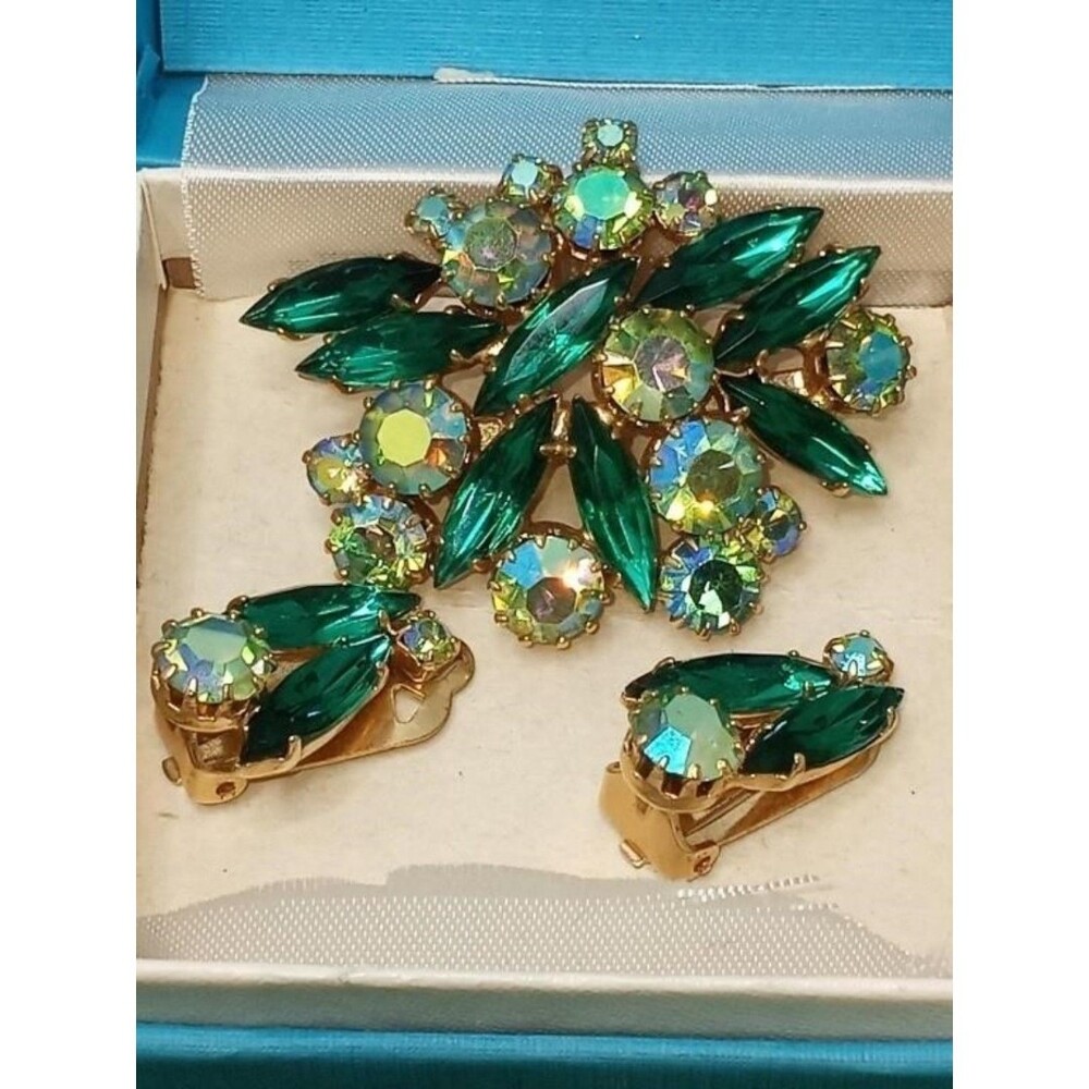 Vintage Parure Green Rhinestone Brooch & Clip-on Earring Set - Picture 2 of 2